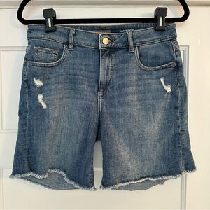 DL1961 - Karlie boyfriend distressed short in Ingram wash 4.5” inseam size 28